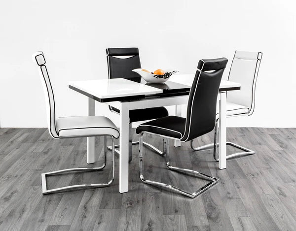 HUSTY GLASS DINING TABLE